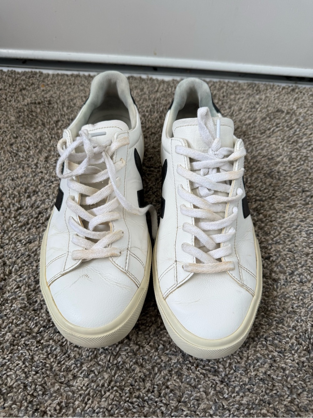Veja Men’s White Leather Sneakers with Black V Logo - Picture 2 of 6